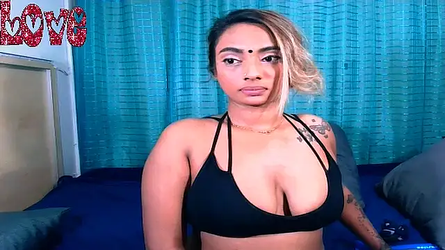 צ'אט XXX בשידור חי של sexyindianchic