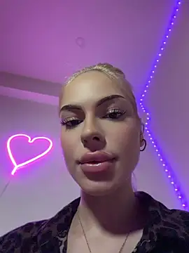 DollyRuby Adlı Modelin Canlı XXX Sohbeti