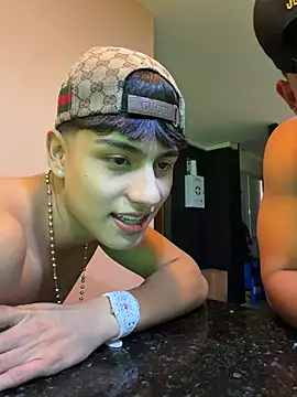 XXX chat uživo modela Lander_Cruz
