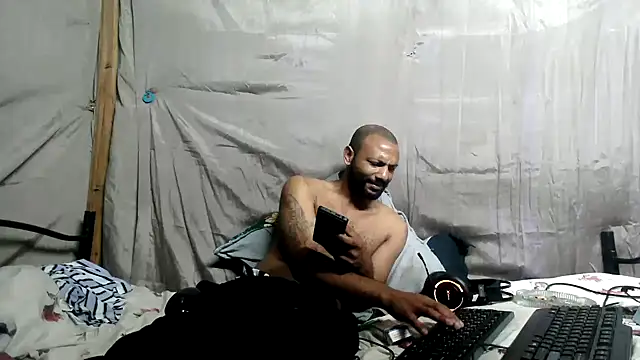 CamodickのライブXXXチャット