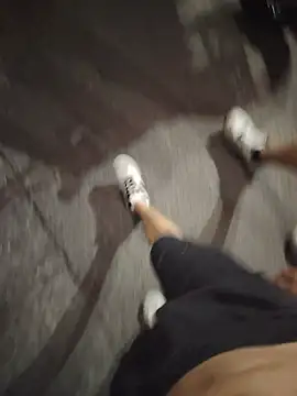 TonnyBottom Live XXX-chat