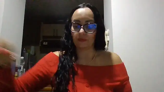 צ'אט XXX בשידור חי של sarita_star