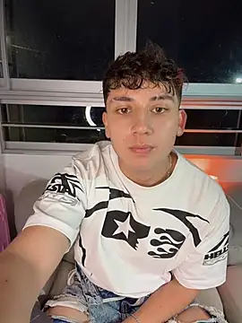 Chatroom XXX en direct de OLIVER_K