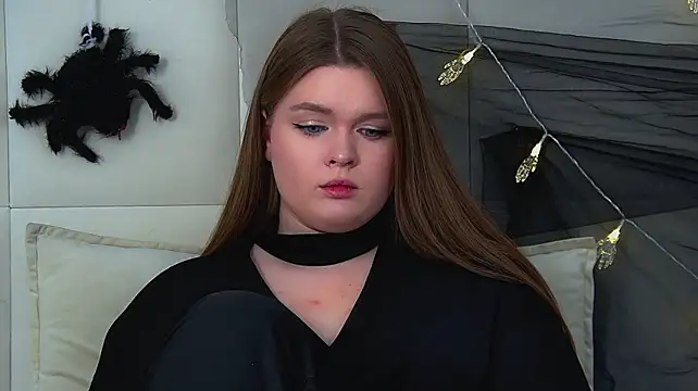 CrystalLyons Adlı Modelin Canlı XXX Sohbeti