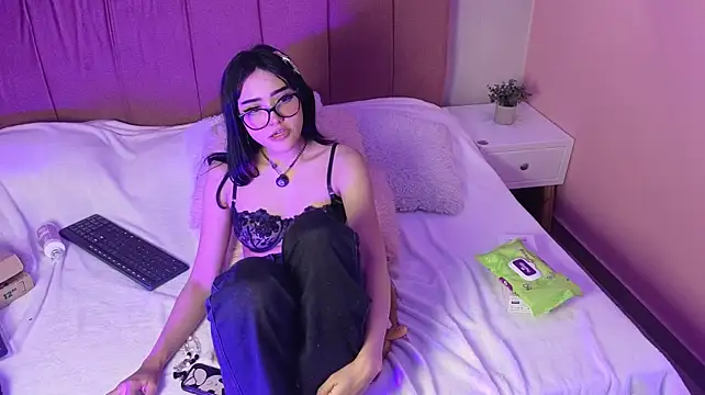 ela_petit – Live XXX-chat