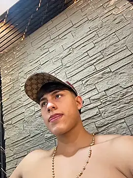 Czat XXX na żywo – Lander_Cruz
