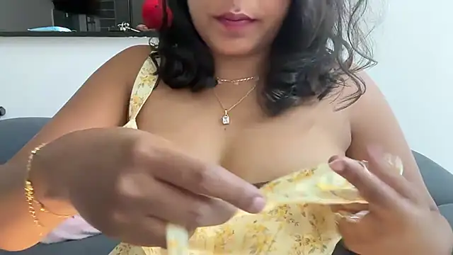 priyadevi17 live XXX chat