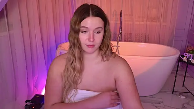 Chat XXX en directo de CharlotteAtwoood