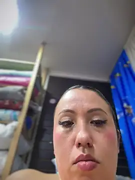 Chatroom XXX en direct de VIOLETA-25_