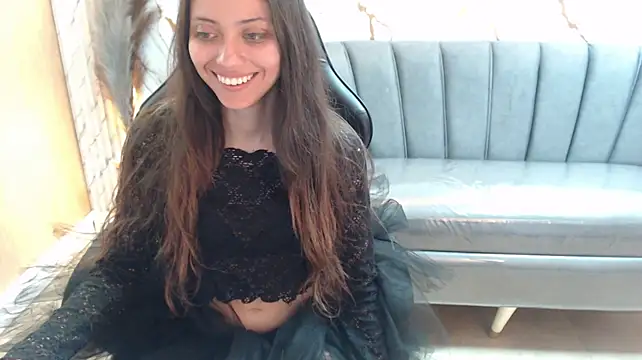 Chat +18 de laura_rouss_tf ao vivo