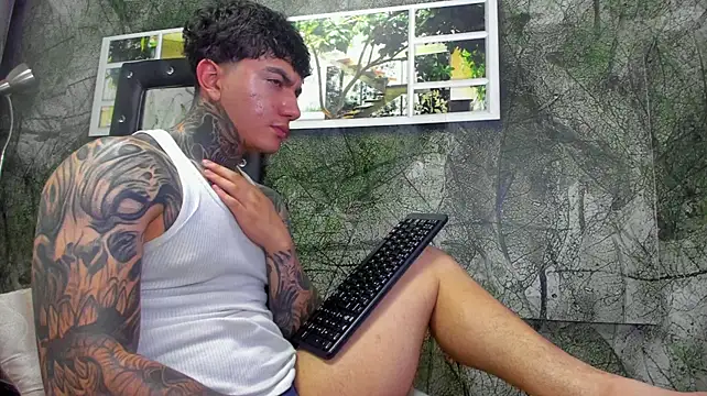 Czat XXX na żywo – Gury_tattoo