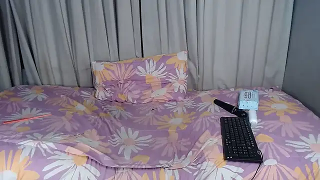 Spicymeddie's Live XXX Chat
