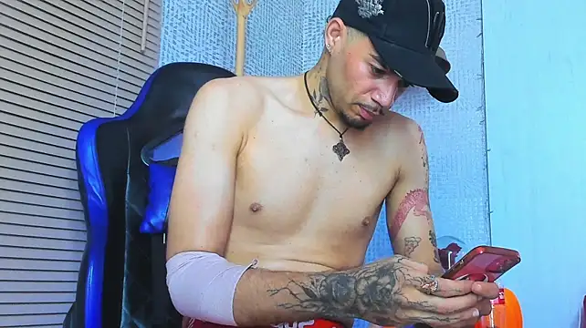 Онлайн чат XXX Daniel_huge22