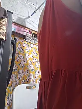 Mommy_shine Adlı Modelin Canlı XXX Sohbeti
