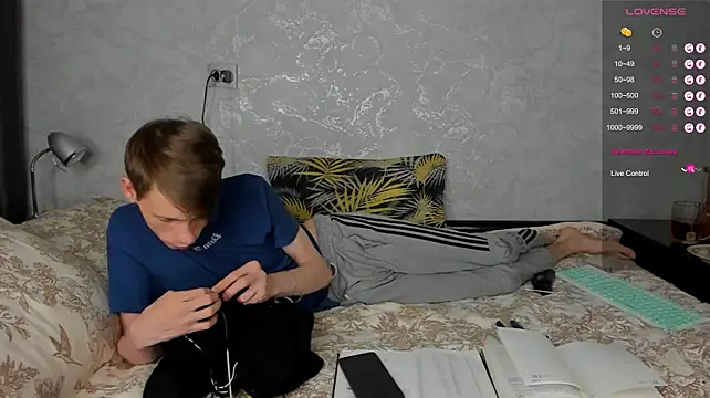 ERICK__DEEN: απευθείας συνομιλία ΧΧΧ