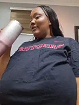 Thasha8's Live XXX Chat