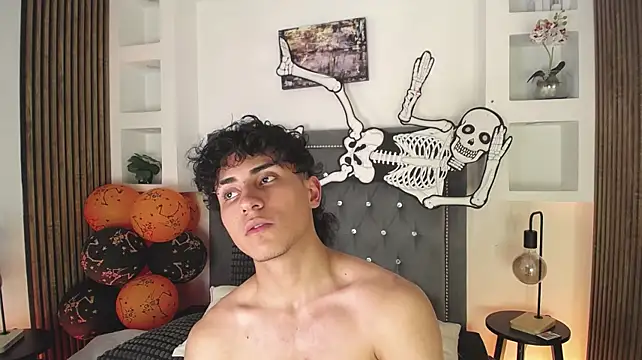 הופעת וובקאם של Lee_Fuk