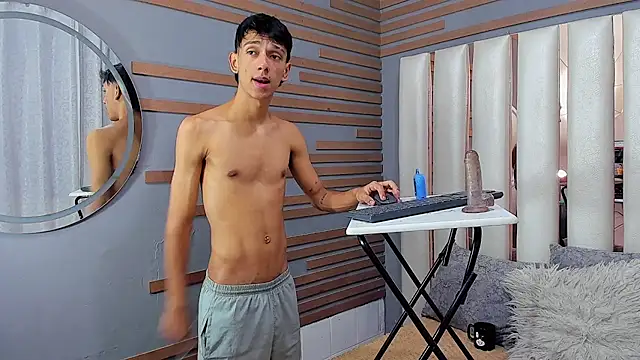 EstebanValdezs' Live XXX Chat