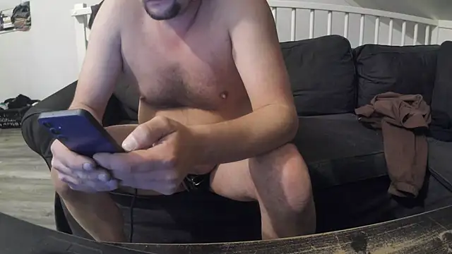 YourLoveBoyKevin's Live XXX Chat
