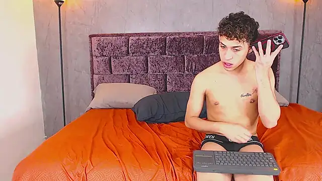 Chatroom XXX en direct de Wild_Squad