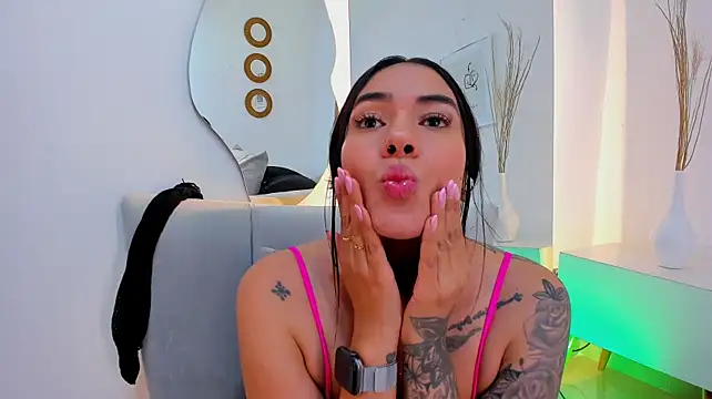 Chloee_Diamond_のライブXXXチャット