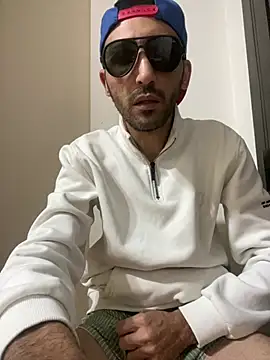 צ'אט XXX בשידור חי של hakilka2