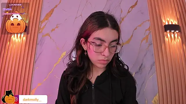 Molly_A live XXX chat