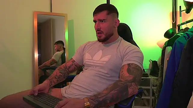 DimitriSullivan_ élő XXX-chatje