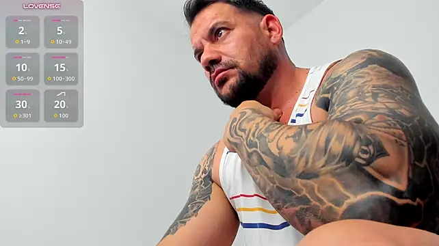 musclemonster31 Live XXX Chat