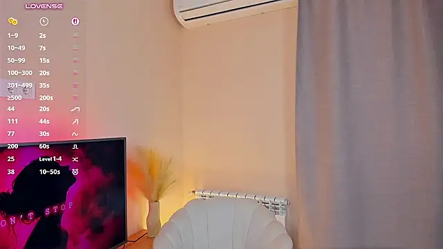 Ellianori XXX чат на живо