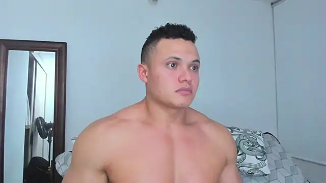 Chat XXX en directo de KingLevi01