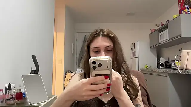 Larissa516 XXX чат на живо