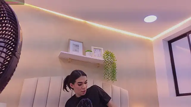 Mia_thompson_19の  ライブXXXチャット