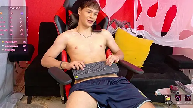 צ'אט XXX בשידור חי של LoganSteel_