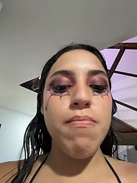Czat XXX na żywo – MeggyMae_