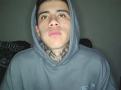 David_LongVibe Chat XXX in diretta
