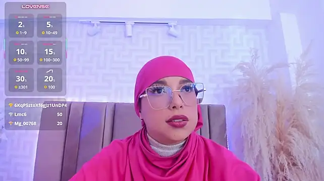 naishaa_ Chat XXX in diretta