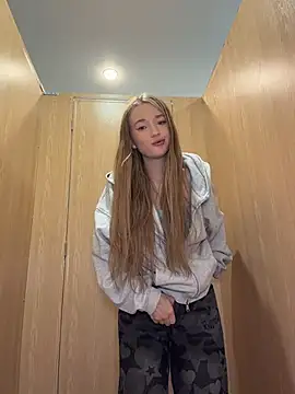 milaa_sun's Live XXX Chat