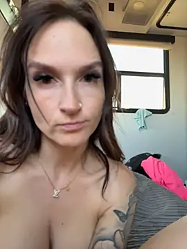 Kate-Paul Adlı Modelin Canlı XXX Sohbeti