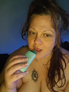 צ'אט XXX בשידור חי של ticklesquirt