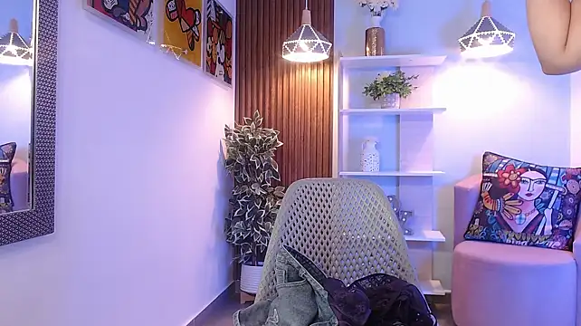 Dalila_Sky Adlı Modelin Canlı XXX Sohbeti