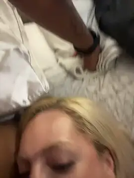 Juuhschmitt Webcam show