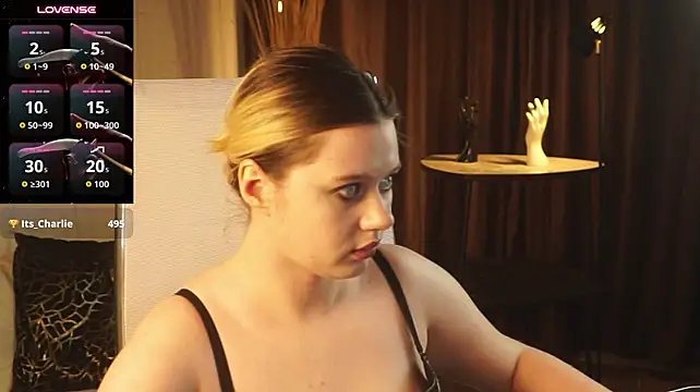 CelestineMauriac's Live XXX Chat