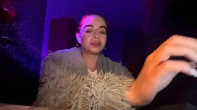 Chat +18 de ShawanaIsraelson ao vivo
