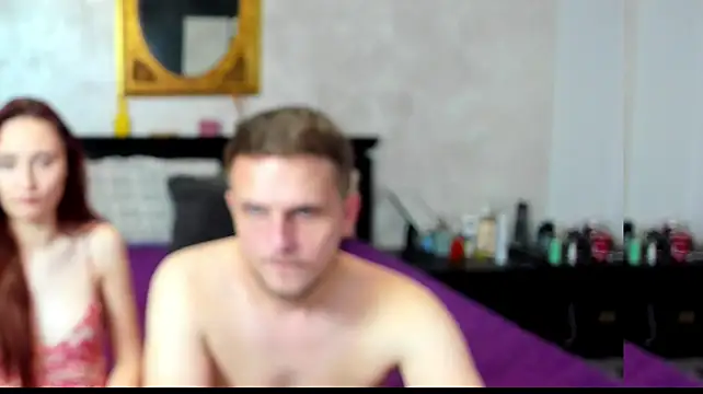 XXX chat uživo modela DirtyThree