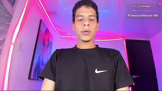 Chat XXX en directo de Ethan_Boyy