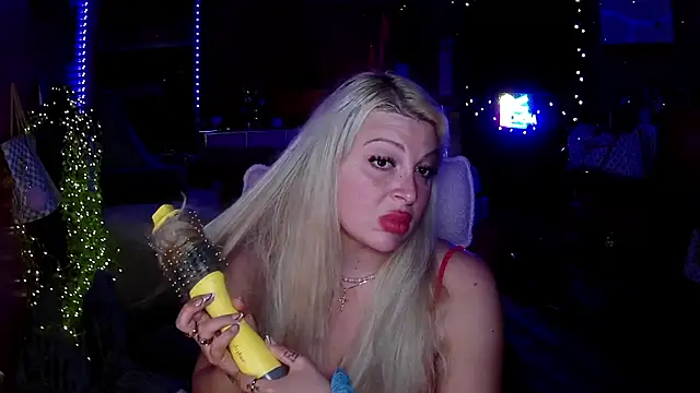 theblondiebunny webkamerás műsora