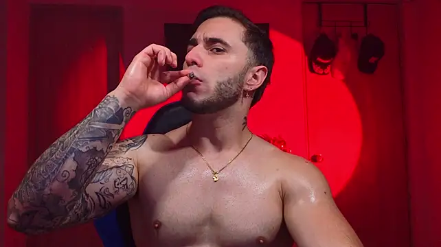 Latino_stud4u 网络视讯表演