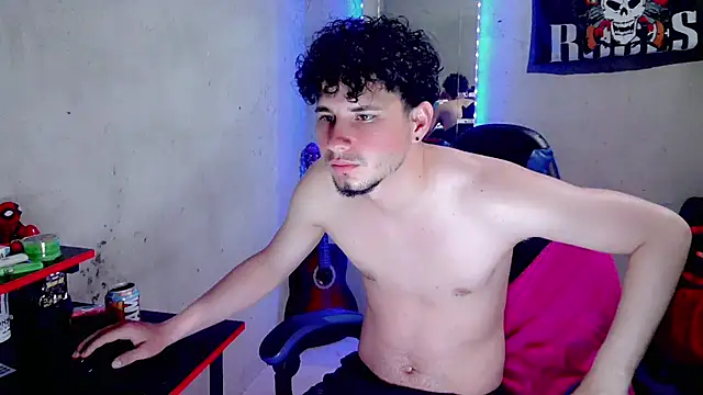 XXX chat uživo modela Atom_Hot