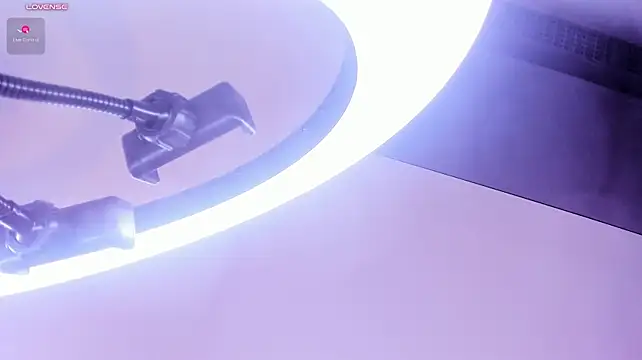 Emmy_lander1のライブXXXチャット